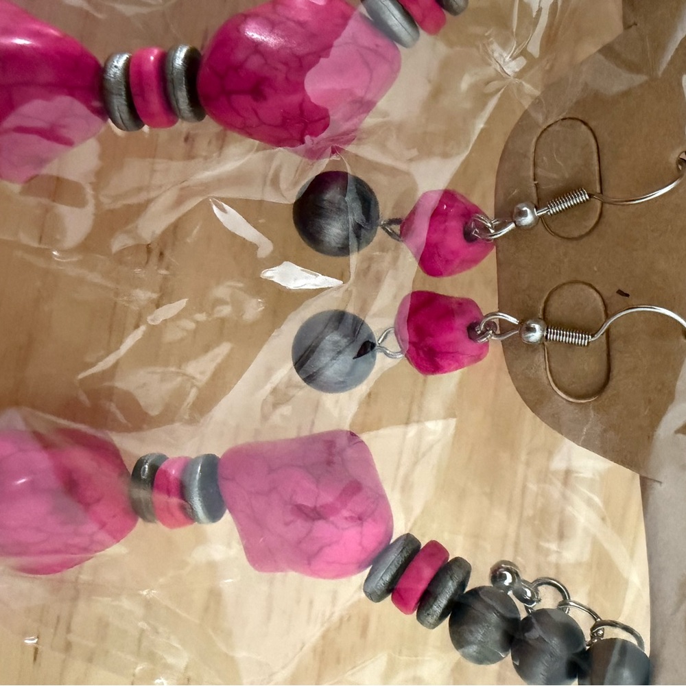 Rustic Couture's Western Necklace/Earrings Jewelry Set Synthetic Pink Turquoise - Picture 3 of 9